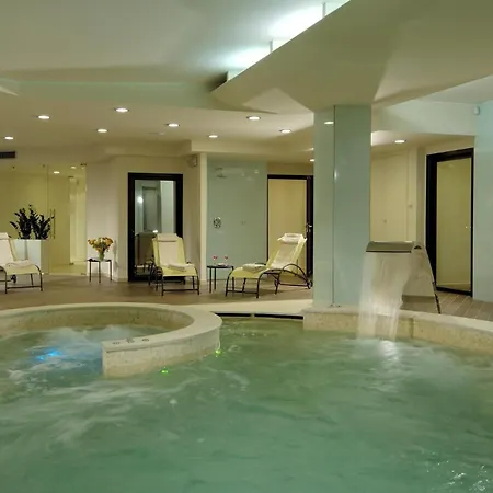 Rizzi Aquacharme & Hotel 4*